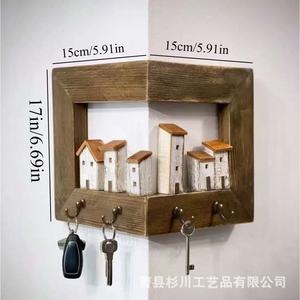 Porta llaves de madera para montar en la pared con diseño de casa de 15x17 cm para la entrada, organizador de almacenamiento para la sala de estar - Product Image 2