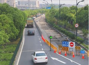 200 MM Taille de la lumière d'avertissement solaire LED Avertissement jaune clignotant feu de circulation pour la sécurité routière - Product Image 3