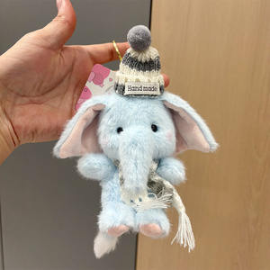 Llavero de Peluche de Elefante de 12 cm, Bonito y Suave, Muñeco de Peluche, Colgante para Bolso - Product Image 5