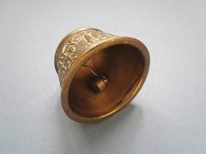 Cloche en métal fabriquée à la main Design classique pièce antique centres de Table vaisselle cloche sculpture à la main travail de fantaisie cloche en laiton - Product Image 2