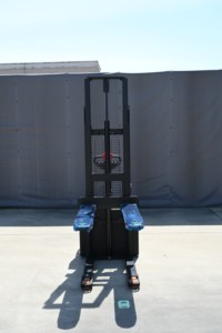 Apilador Eléctrico EVERLIFT ELES-15F, 2T, 3.5m de Elevación, Equipo de Apilamiento Industrial para Almacén, Económico - Product Image 6