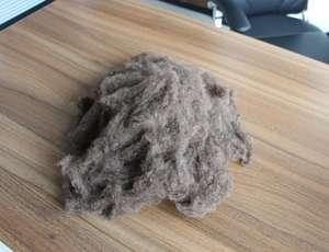 <span class=keywords><strong>Laine</strong></span> <span class=keywords><strong>de</strong></span> <span class=keywords><strong>Yak</strong></span> 100% <span class=keywords><strong>de</strong></span> haute qualité en brun foncé et blanc naturel épilée et cardée excellent <span class=keywords><strong>prix</strong></span> d'usine - Product Image 5