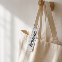 Porte-clés en polyester blanc brodé, étiquette tissée personnalisée, vente en gros, logo brodé sur mesure pour compagnies aériennes