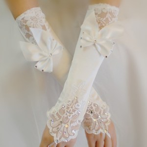 2025 nouveau Satin fête mitaines femmes gants de <span class=keywords><strong>mariage</strong></span> <span class=keywords><strong>ivoire</strong></span> sans doigts dentelle mariée cristal arc fleur pour mariée strass accessoire - Product Image 4