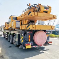 Grue mobile d'occasion YunSheng XCT80L6_1 de 80 tonnes montée sur camion SINOTRUK, hauteur de levage de 84,5 m, à prix réduit, à vendre
