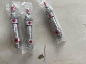 Cylindre pneumatique miniature Norgren RM/8020/M/20 100% neuf et original - Product Image 1