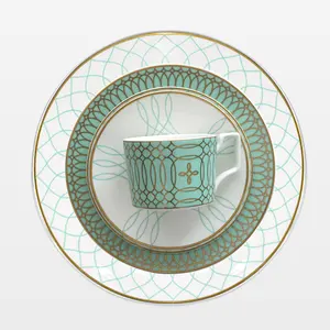 Оптовая продажа, керамические обеденные тарелки из тонкого костяного фарфора, наборы посуды Королевского класса