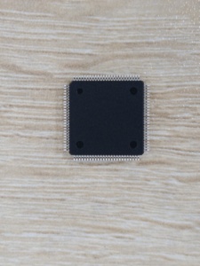 Chip Lógico CPLD XC95144XL-TQG100A, Circuito Integrado Programable de Montaje Superficial TQFP100 - Product Image 2