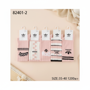 Calzini a equipaggio Casual di marca con Logo personalizzato 3D modello novità traspirante senza soluzione di continuità realizzato in Spandex leggero per la stagione primaverile - Product Image 1