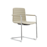 Chaise de conférence cantilever style Bauhaus, en cuir PU noir à nervures horizontales, avec structure chromée, chaise pour visiteurs