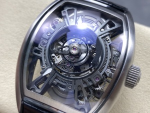 Reloj Mecánico de Lujo de Súper Calidad con Movimiento Tourbillon Central, Reloj Esqueleto con Forma Tonneau y Grand Tourbillon - Product Image 3