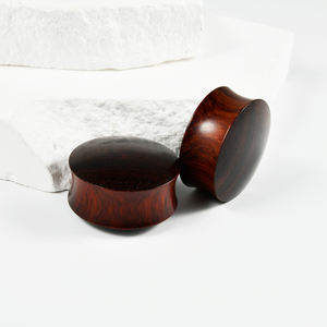 مجوهرات ثقب جسم رجل Unesix بالجملة أسود/أحمر خشب الصندل مقابس أذن صلبة سطح محدب قياس الأذن هدايا حفلات الزفاف - Product Image 2