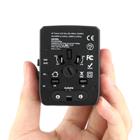 Adaptador de Viaje Universal con 4 Puertos USB, el Más Vendido