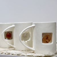 Tasse à café en céramique unique en gros avec pierre naturelle intégrée, tasse à thé en pierre précieuse pour la guérison, cadeau spirituel et de pleine conscience