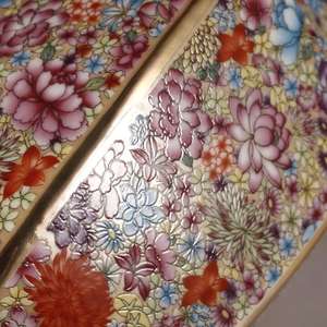 Vase en céramique hexagonal de style Qing Qianlong antique, émail coloré, fait à la <span class=keywords><strong>main</strong></span>, luxe, décoration de <span class=keywords><strong>bureau</strong></span> <span class=keywords><strong>avec</strong></span> bordure dorée pour une utilisation en intérieur - Product Image 5