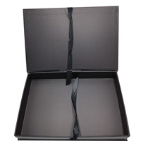 Boîte cadeau rigide magnétique de luxe en gros, 1000, 1200, 1500, 1800 g/m², finition mate ou brillante noire, avec ruban pour cadeaux