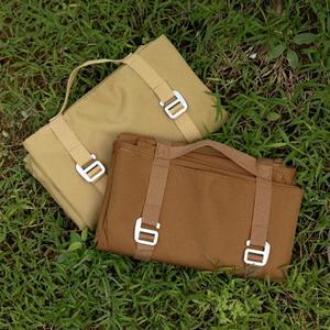 Bâche imperméable 4-en-1 multifonctionnelle pour camping, randonnée, pique-nique, avec tapis de sol et piquets de tente ultralégers pliables - Product Image 1