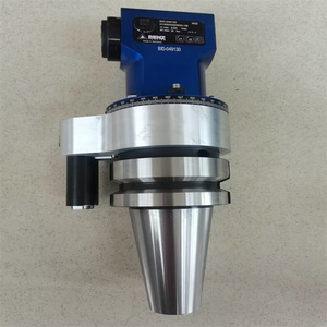หัวแบ่งมุมฉาก BENZ BT50 รุ่น 011WSX00205E5A-135 น้ำหนักเบา สำหรับเครื่อง CNC - Product Image 1
