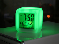 Offre Spéciale LED 7 couleur Numérique Intelligent Alarme Montre Table Électronique De Bureau Horloges Accueil Horloge Heure de Réveil