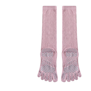 Chaussettes <span class=keywords><strong>de</strong></span> yoga antidérapantes à cinq doigts <span class=keywords><strong>de</strong></span> haute qualité, chaussettes mi-mollet pour Pilates, sport et fitness - Product Image 1