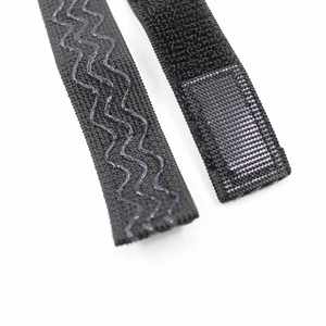 Sangle élastique noire en polyester tricoté, réglable et polyvalente, antidérapante, avec boucle métallique - Product Image 4