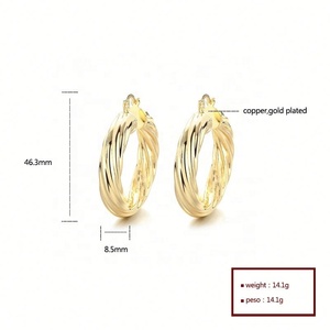 Pendientes de Aro Huggies de Lujo para Mujer, Exquisitos, Chapados en Oro de 18K con Zirconia, Joyería Fina para Mujer, Regalo al por Mayor, Pendientes de Moda con Diseño Trenzado - Product Image 6