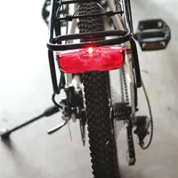 DIHAO Réflecteur arrière de vélo pour porte-bagages, feu arrière réfléchissant alimenté par batterie, accessoires de vélo