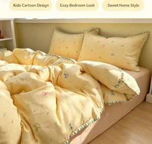 Set di Biancheria da Letto 4 Pezzi in Doppia Garza 100% Cotone, Delicato sulla Pelle, con Bordo in Pizzo a Conchiglia e Motivi Cartoon per Bambini - Product Image 5
