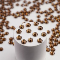Perles de strass chic de 5 mm en topaze fumée claire avec résine époxy, à dos plat et trou central, à coudre, pour la création de bijoux à pampilles DIY