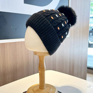 Automne hiver Style européen américain femmes grand <span class=keywords><strong>pompon</strong></span> tricoté chapeau couleur unie doublé polaire <span class=keywords><strong>bonnet</strong></span> en laine chaud épaissi - Product Image 6