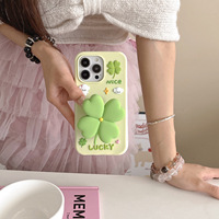 Coque de téléphone en silicone trèfle à quatre feuilles 3D porte-bonheur pour iPhone 17 Pro Max, compatible avec iPhone 15 Pro, 16, 14, 13, 12