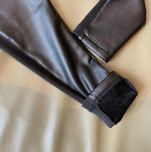 Q31122 enfant en bas âge hiver chaud <span class=keywords><strong>polaire</strong></span> <span class=keywords><strong>doublé</strong></span> pantalon en <span class=keywords><strong>cuir</strong></span> solide pantalon filles Faux <span class=keywords><strong>cuir</strong></span> Leggings collants - Product Image 2