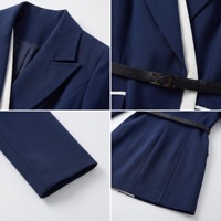 Robe Blazer Femme Bleu Marine avec Panneaux Contrastants Blancs, Col Cranté, Manches Longues, Ceinturée, Longueur Genou, Robe de Carrière, Bureau, Hôtel, Sur Mesure
