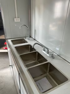 Remorque de Food Truck Unique et Économique, Entièrement Équipée, pour Grillades Mobiles, Snacks et Tacos – Chariot Commercial Équipé - Product Image 6