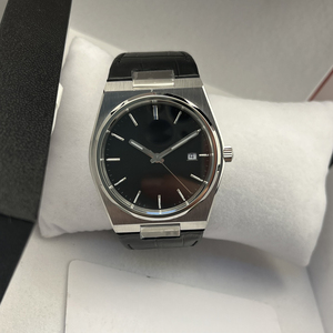 Montre classique de créateur avec cadran rond et logo personnalisé, étanche, bracelet en cuir véritable, avec boîte d'origine - Product Image 5