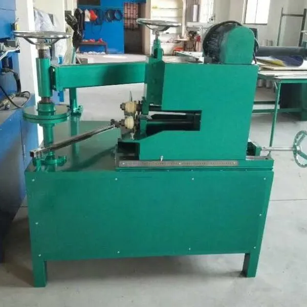 Máquina de prensado de borde circular, equipo de procesamiento de cartelera con soporte tangencial en blanco, máquina de prensado de flexión Triangular