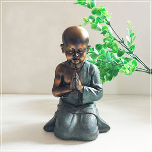 Chino Zen pequeño <span class=keywords><strong>monje</strong></span> Buda artesanías de resina sala de estar estudio hogar té decoraciones para mascotas - Product Image 1