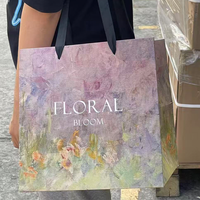 Nouvelle série de sacs fourre-tout personnalisés à motif floral, sacs cadeaux carrés très tendance, vente en gros pour la Saint-Valentin, emballage de bouquets pour fleuristes