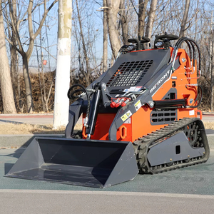 Mini Caricatore Skid Steer Diesel YF360 YF380 con Motore Kubota da 25 CV e Accessori - Product Image 1