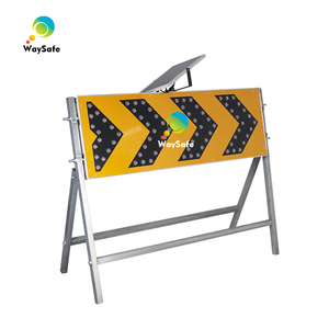 Señal de Tráfico Desmontable de Aluminio para Construcción de Carreteras con Flechas Izquierda/Derecha 1200x400, Indicador de Doble Flecha Intermitente LED Solar - Product Image 2