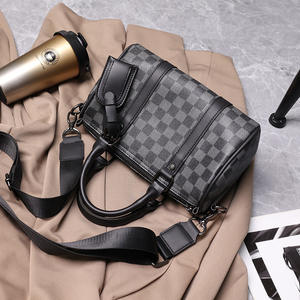 <span class=keywords><strong>Borsa</strong></span> a <span class=keywords><strong>tracolla</strong></span> Vintage per uomo e donna materiale con chiusura a cerniera con catene geometriche alla moda <span class=keywords><strong>borsa</strong></span> a <span class=keywords><strong>tracolla</strong></span> impermeabile - Product Image 4