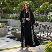 Robe Abaya Modeste et Respirante Perlée Grande Taille pour Femme Musulmane, Idéale pour l'Aïd, les Mariages et le Quotidien, avec Doublure et Hijab