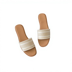 Sandales plates pour femmes MR Fashion en cuir véritable à bout ouvert, style mules, imprimé multicolore, décorées de boucles, pour l'été - Product Image 2