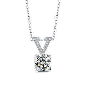 Collana Trendy con Ciondolo a Testa di Toro a V per Donne, Catena Minimalista con Pietre Scintillanti, Accessori di Moda - Product Image 2