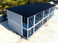 Maison conteneur préfabriquée moderne à panneaux sandwich, design artisanal économique, avec caractéristique respirante pour chambre à coucher, logement rural