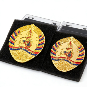 Badges aimantés religieux personnalisés en métal du Cambodge, épingles de revers 3D plaquées or sur le thème du Bouddhisme Shakyamuni, avec boîtes - Product Image 1
