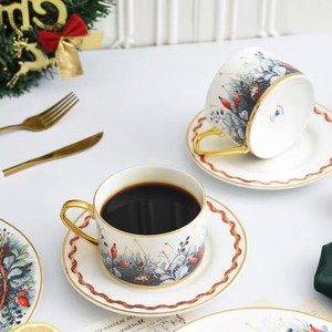 ชุดถ้วยน้ำชาและกาแฟเซรามิกเคลือบทองหรูหรา พร้อมจานรอง คอลเลคชั่นคริสต์มาส โบนไชน่า - Product Image 4