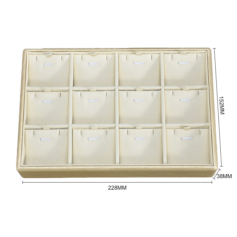 สร้อยคอสีเบจ