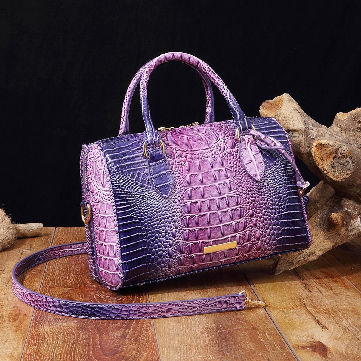 New European Vintage Underarm Crossbody Travel Luxury Women