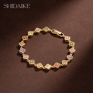 Phụ Nữ Độc Đáo 18K Mạ Vàng Brass Tennis Vòng Đeo Tay Zircon Công Chúa Cắt Kim Cương Bốn Lá Clover Boutique Thời Trang Màu Đồng - Product Image 1